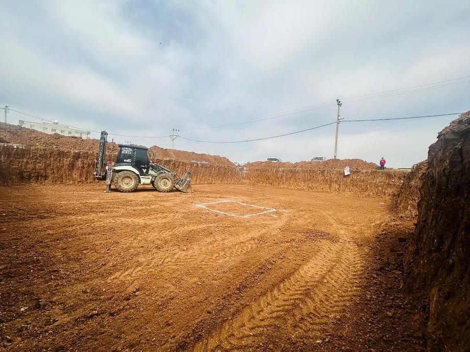 AVM Temel Kazısı